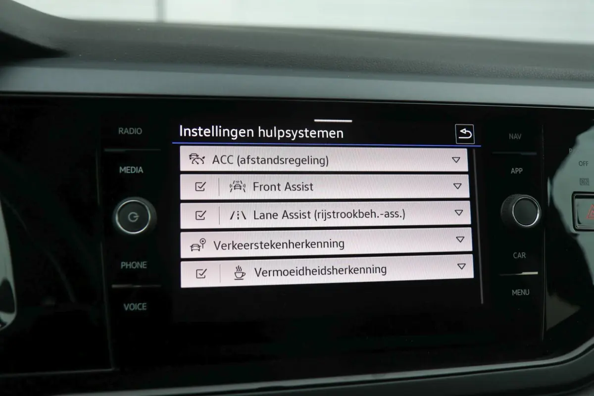 1.0 TSI 110pk DSG R-Line | App Connect | Achteruitrijcamera | Stoelverwarming | Clima