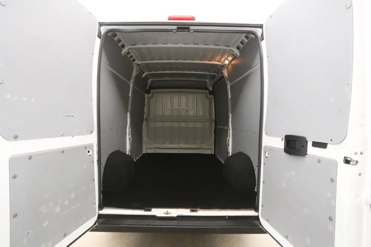 2.2 BlueHDI 140PK L2H2 | Airco | 3 Zits | Parkeersensoren | Elektrpakket