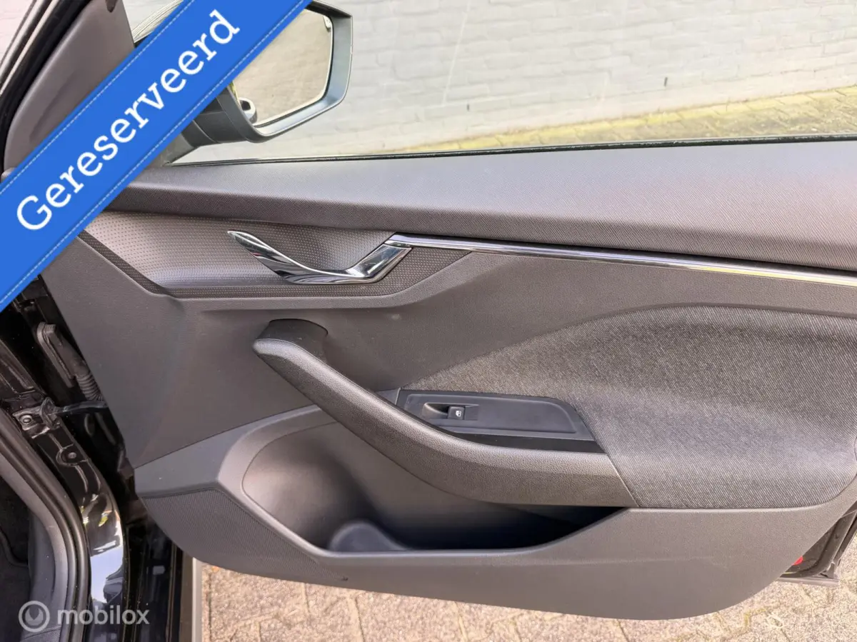 1.0 TSI Business Edition|Camera|Carplay|Virtual|