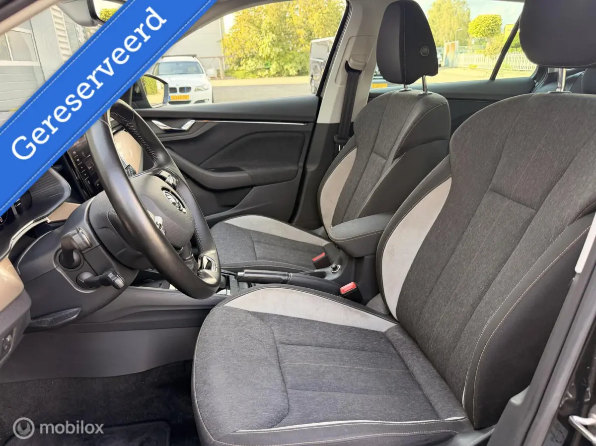 1.0 TSI Business Edition|Camera|Carplay|Virtual|