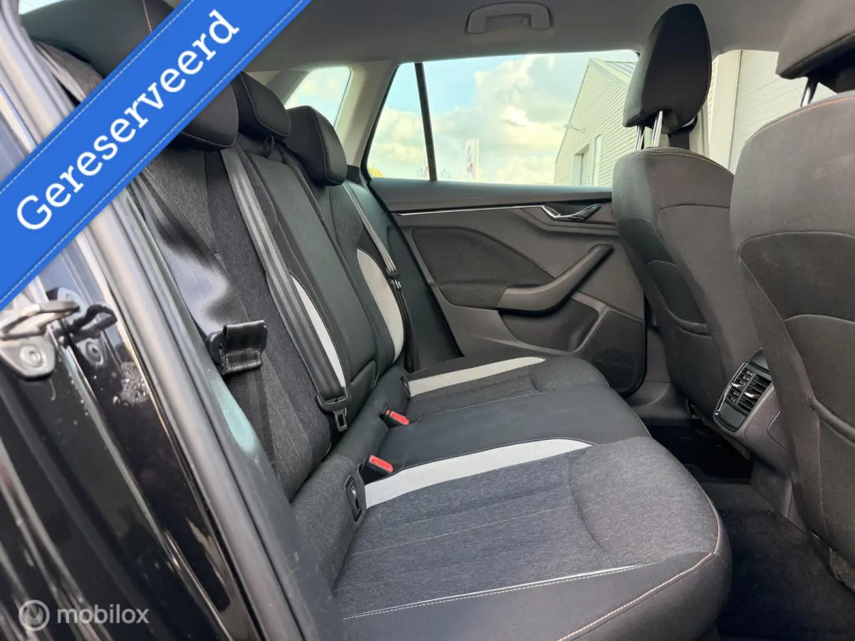 1.0 TSI Business Edition|Camera|Carplay|Virtual|