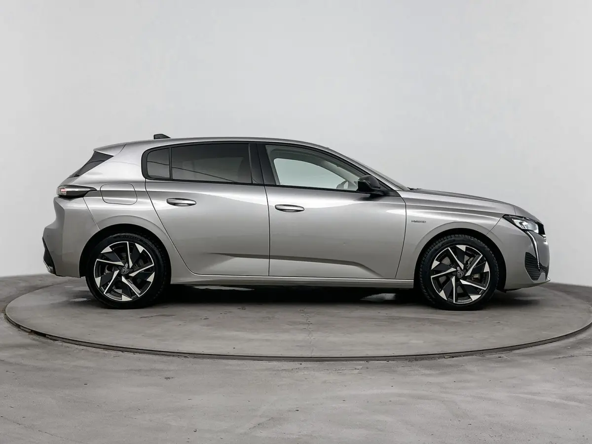 Plug-in Hybrid 180pk Allure | Navigatie | Camera | CarPlay | Dodehoekbewaking | Adaptieve Cruise Control