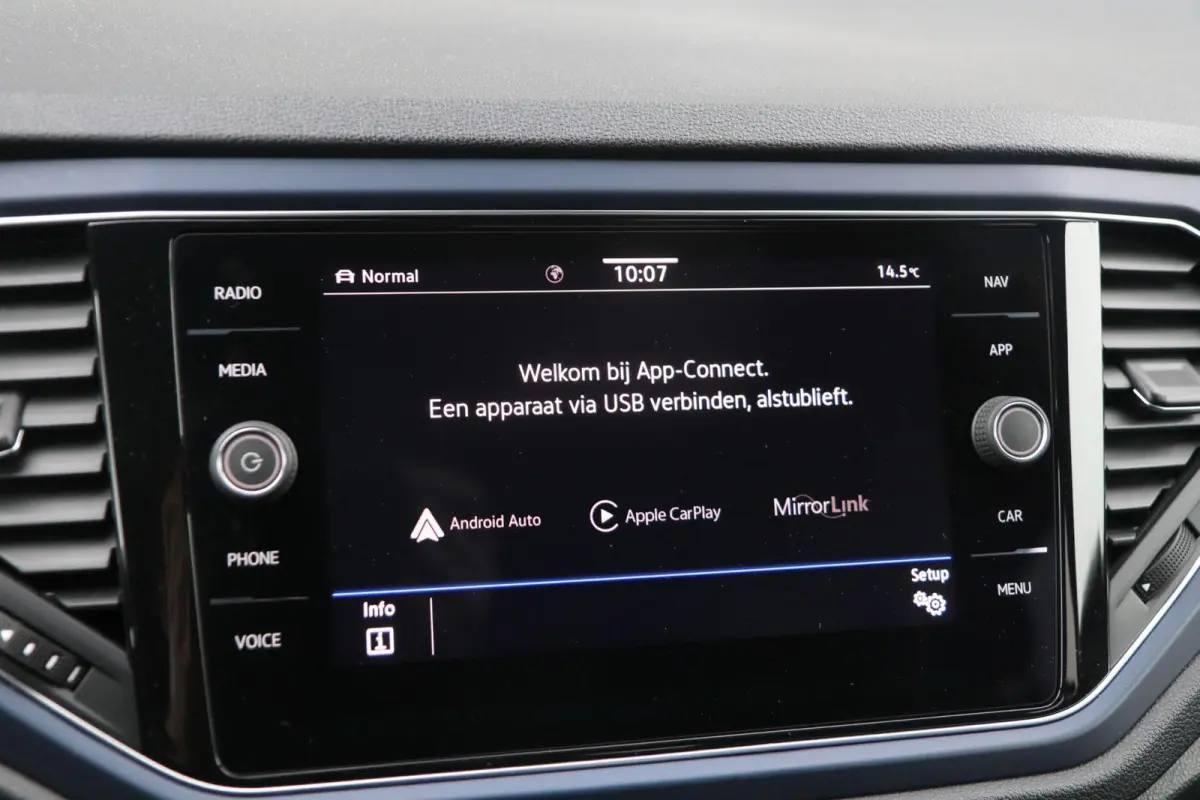 1.0 TSI 110pk United | Navigatie | App Connect | Side Assist | Stoelverwarming