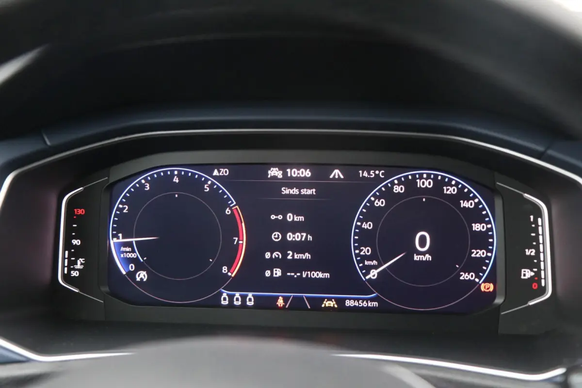 1.0 TSI 110pk United | Navigatie | App Connect | Side Assist | Stoelverwarming