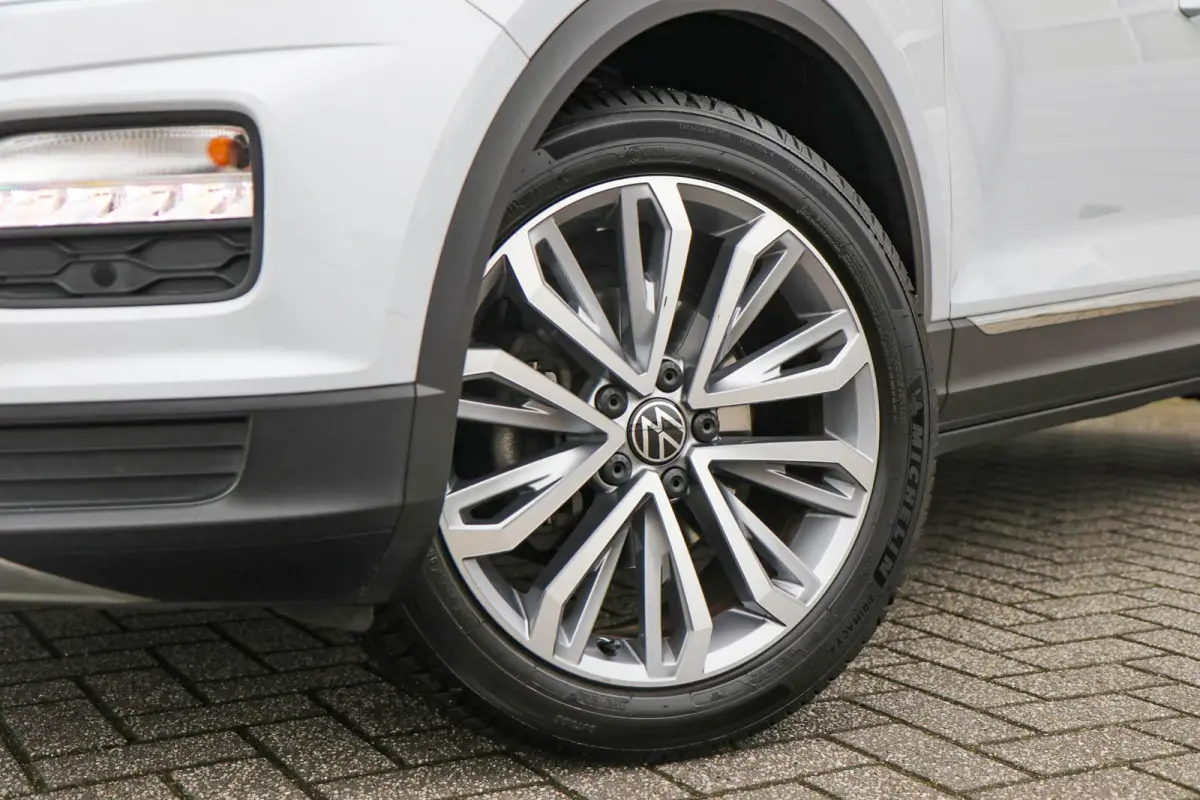 1.0 TSI 110pk United | Navigatie | App Connect | Side Assist | Stoelverwarming