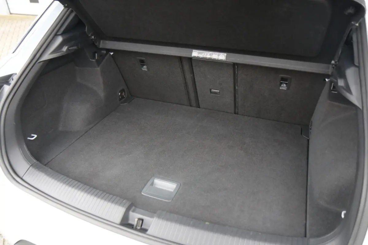 1.0 TSI 110pk United | Navigatie | App Connect | Side Assist | Stoelverwarming