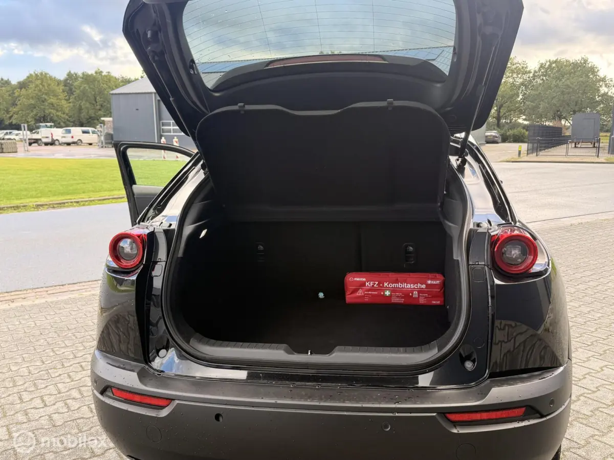 e-SkyActiv 145 36kWh | SOH 93,69% | HUD | Leder | Stoel- & Stuurverwarming