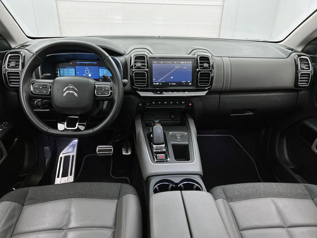 1.6 Plug-in Hybrid 225pk Business Plus Automaat | Schuif-/Kanteldak | Adaptieve Cruise Control | Elektrische Klep | Trekhaak | LED | Keyless Entry/Start |