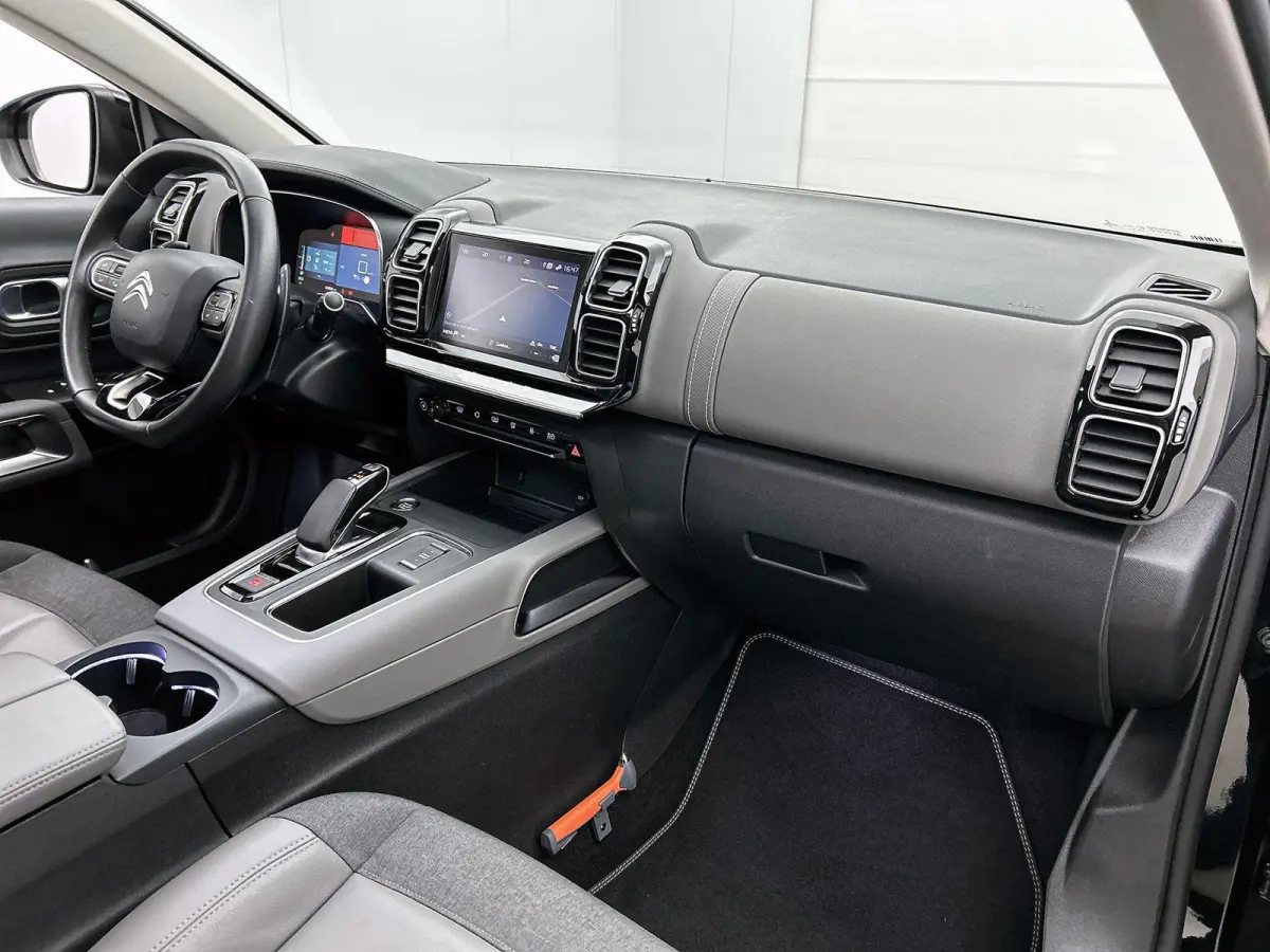 1.6 Plug-in Hybrid 225pk Business Plus Automaat | Schuif-/Kanteldak | Adaptieve Cruise Control | Elektrische Klep | Trekhaak | LED | Keyless Entry/Start |