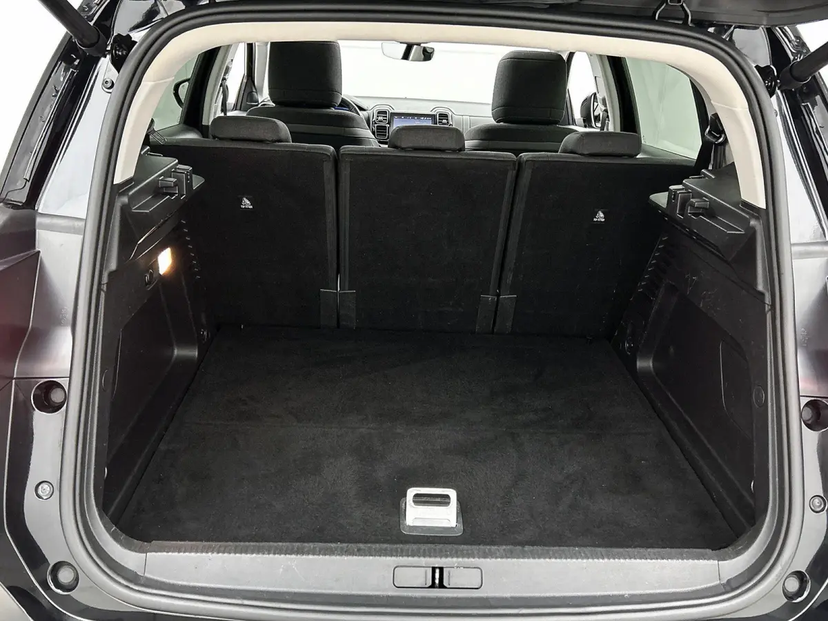 1.6 Plug-in Hybrid 225pk Business Plus Automaat | Schuif-/Kanteldak | Adaptieve Cruise Control | Elektrische Klep | Trekhaak | LED | Keyless Entry/Start |