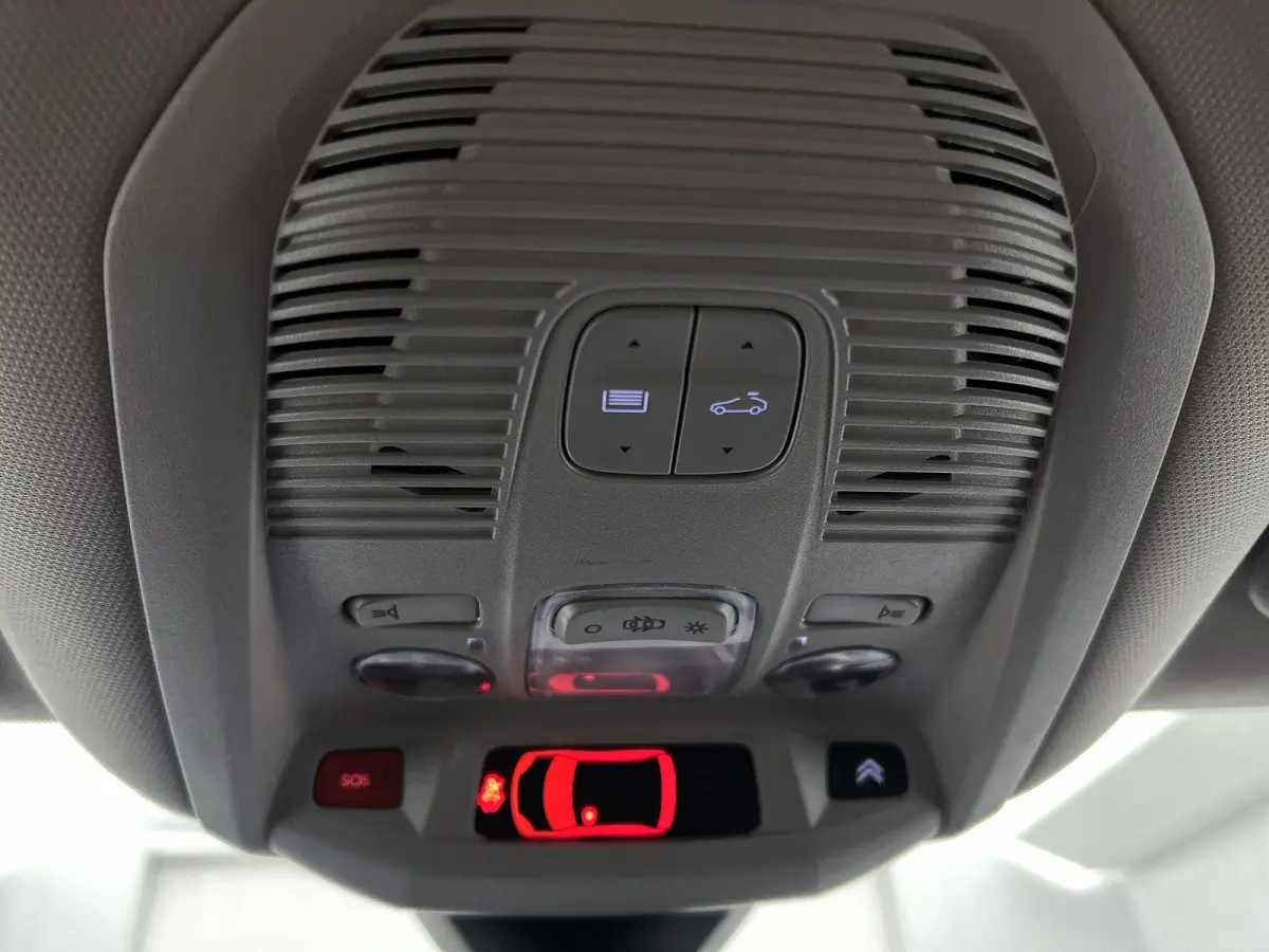1.6 Plug-in Hybrid 225pk Business Plus Automaat | Schuif-/Kanteldak | Adaptieve Cruise Control | Elektrische Klep | Trekhaak | LED | Keyless Entry/Start |