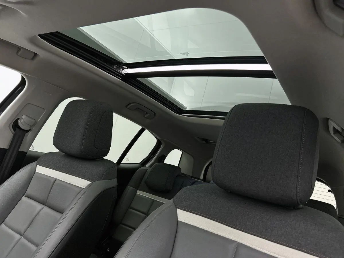 1.6 Plug-in Hybrid 225pk Business Plus Automaat | Schuif-/Kanteldak | Adaptieve Cruise Control | Elektrische Klep | Trekhaak | LED | Keyless Entry/Start |