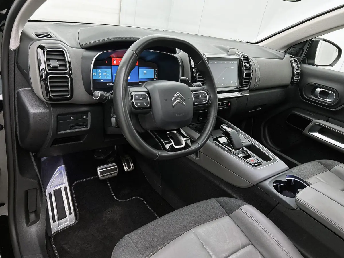 1.6 Plug-in Hybrid 225pk Business Plus Automaat | Schuif-/Kanteldak | Adaptieve Cruise Control | Elektrische Klep | Trekhaak | LED | Keyless Entry/Start |
