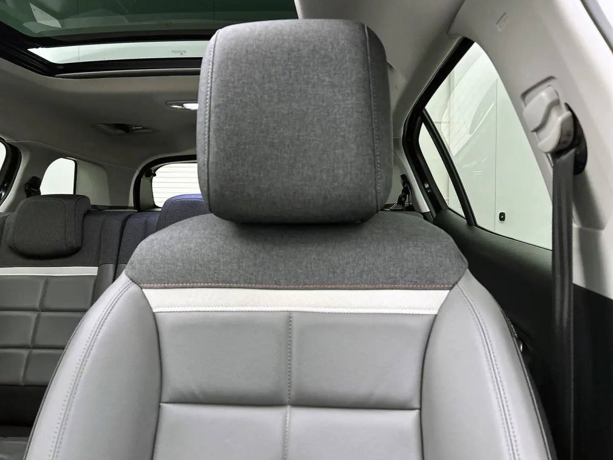 1.6 Plug-in Hybrid 225pk Business Plus Automaat | Schuif-/Kanteldak | Adaptieve Cruise Control | Elektrische Klep | Trekhaak | LED | Keyless Entry/Start |