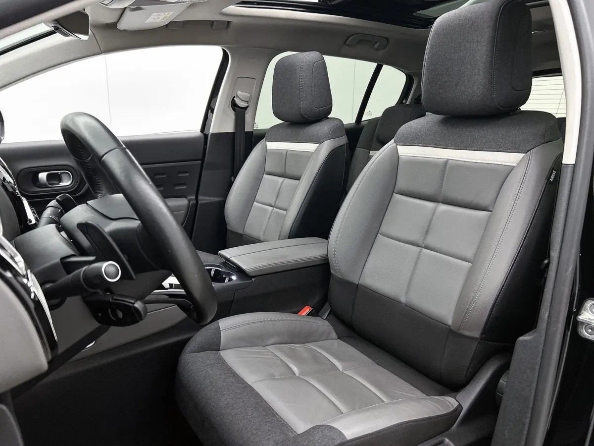 1.6 Plug-in Hybrid 225pk Business Plus Automaat | Schuif-/Kanteldak | Adaptieve Cruise Control | Elektrische Klep | Trekhaak | LED | Keyless Entry/Start |