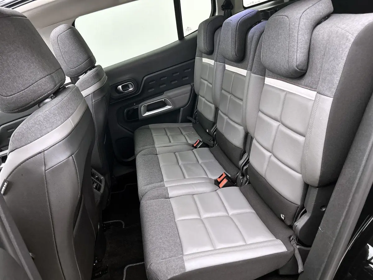1.6 Plug-in Hybrid 225pk Business Plus Automaat | Schuif-/Kanteldak | Adaptieve Cruise Control | Elektrische Klep | Trekhaak | LED | Keyless Entry/Start |