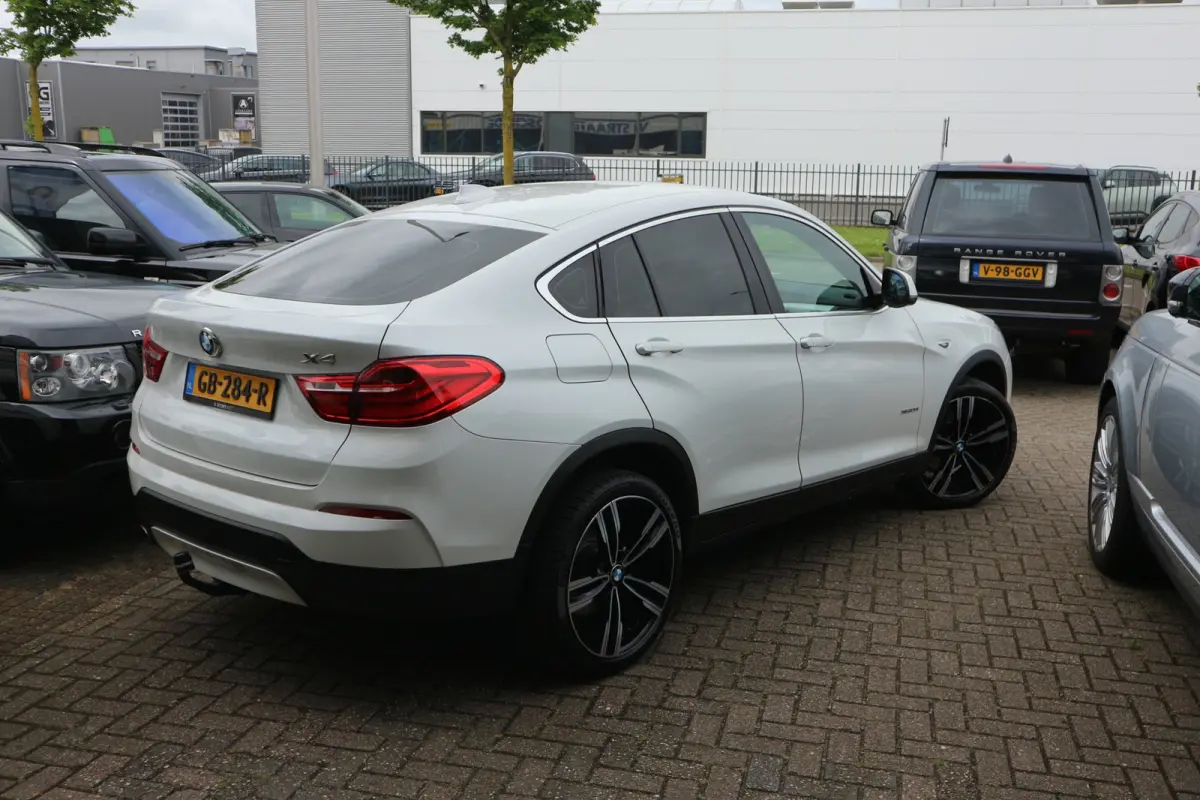 XDrive20i Executive KEURIG ONDERHOUDEN/ 12 MAANDEN GARANTIE ! ! !