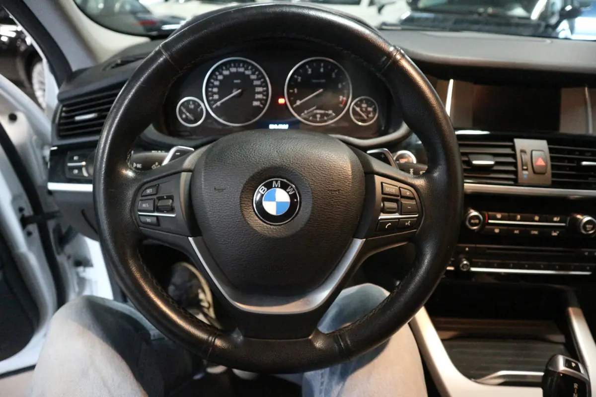 XDrive20i Executive KEURIG ONDERHOUDEN/ 12 MAANDEN GARANTIE ! ! !