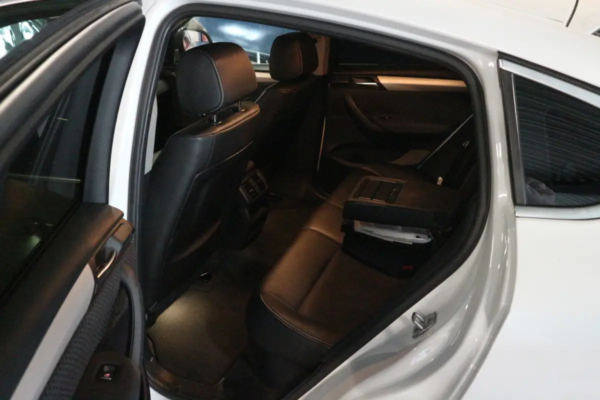 XDrive20i Executive KEURIG ONDERHOUDEN/ 12 MAANDEN GARANTIE ! ! !
