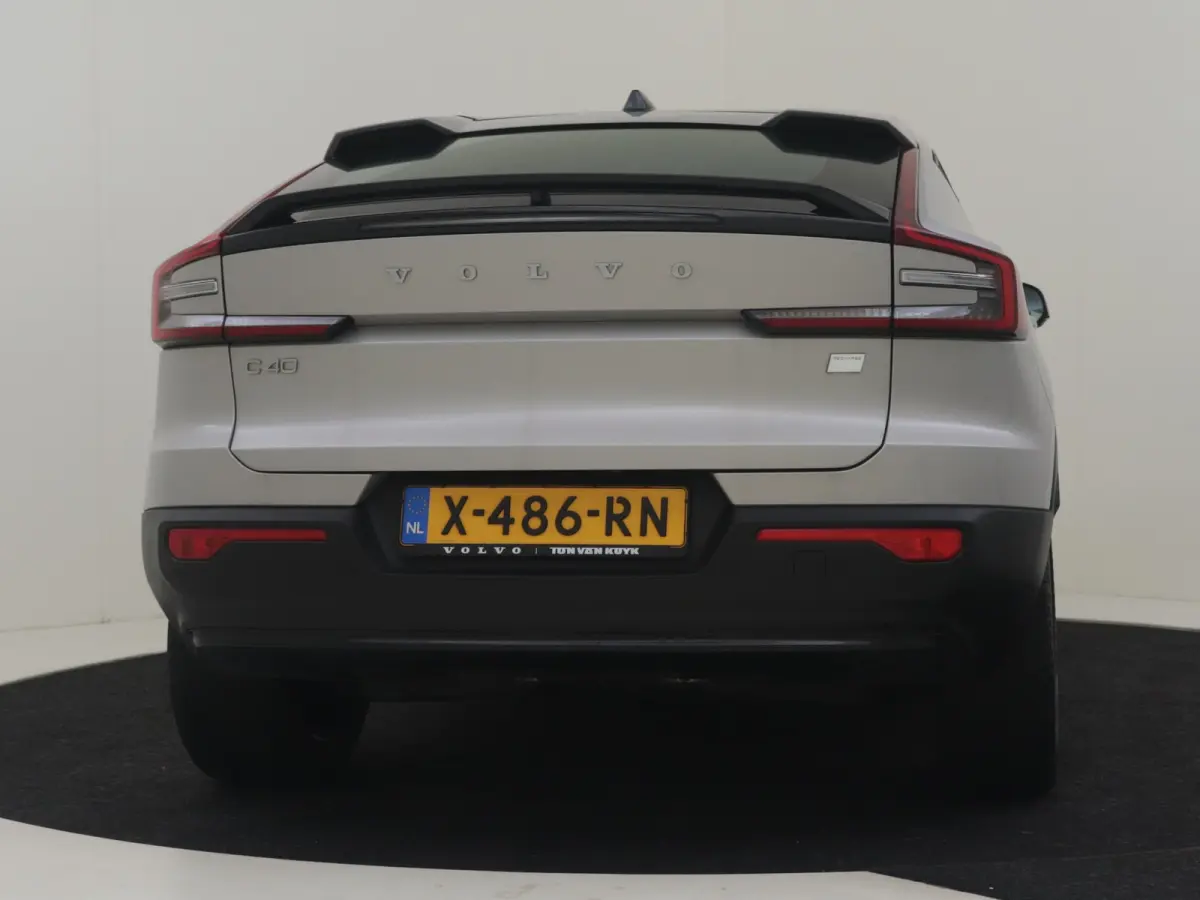 Single Motor Plus 69 kWh l SoH 94% | Panoramadak l Stoel/Stuurverwarming l Camera l Elektr. Klep l Side Assist l
