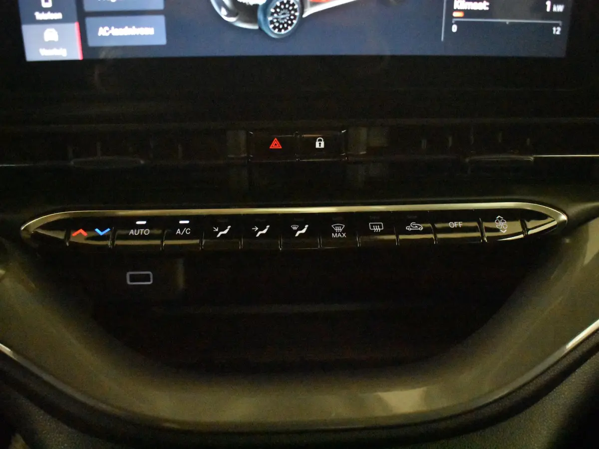 Urban 42 kWh l Camera | SoH 97% l LM-Velgen l Navigatie l Apple Car Play l Cr Control l Sfeer Pakket l