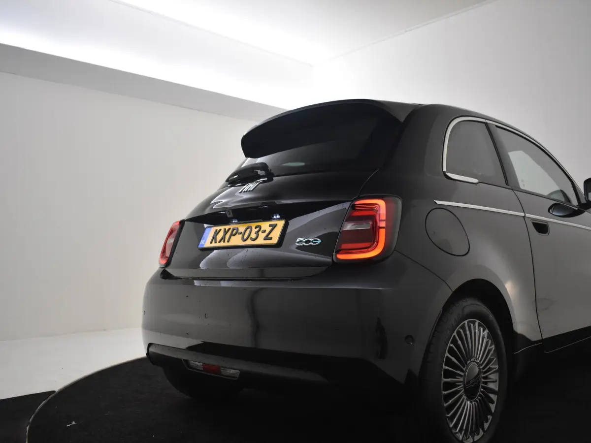 Urban 42 kWh l Camera | SoH 97% l LM-Velgen l Navigatie l Apple Car Play l Cr Control l Sfeer Pakket l