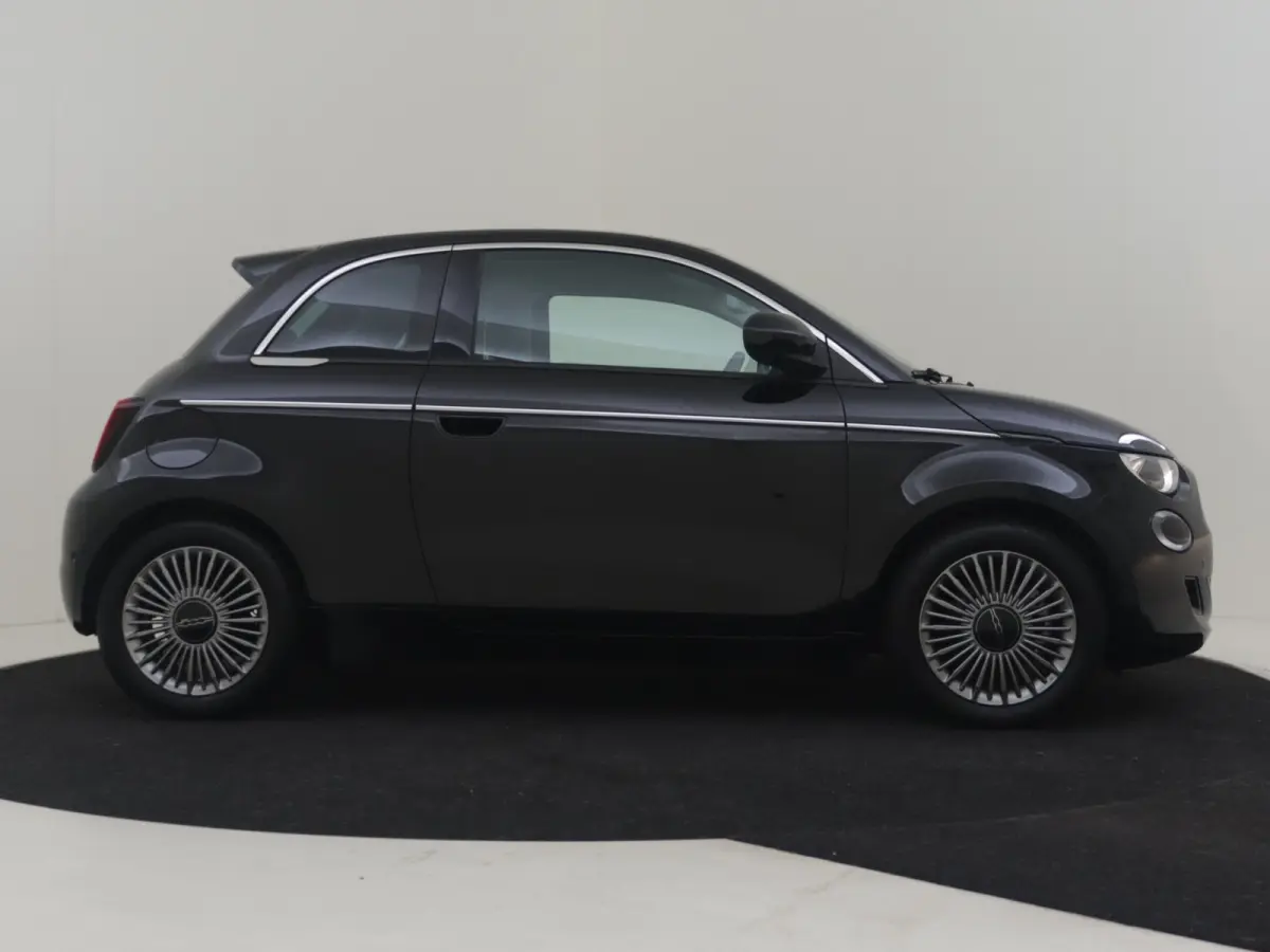 Urban 42 kWh l Camera | SoH 97% l LM-Velgen l Navigatie l Apple Car Play l Cr Control l Sfeer Pakket l