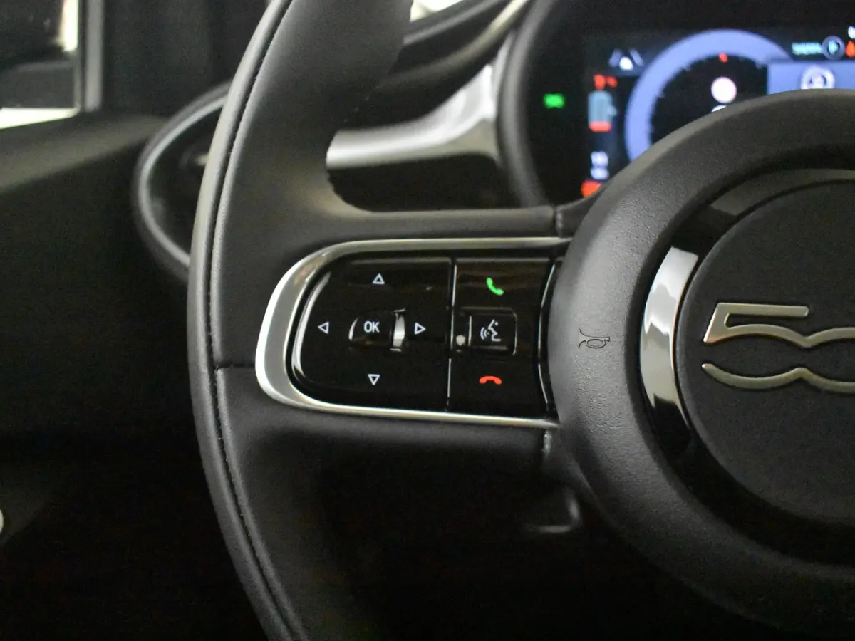 Urban 42 kWh l Camera | SoH 97% l LM-Velgen l Navigatie l Apple Car Play l Cr Control l Sfeer Pakket l