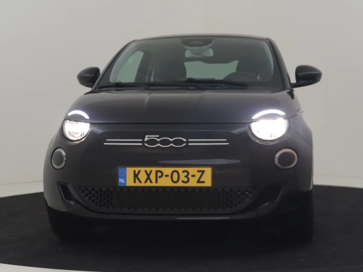 Urban 42 kWh l Camera | SoH 97% l LM-Velgen l Navigatie l Apple Car Play l Cr Control l Sfeer Pakket l