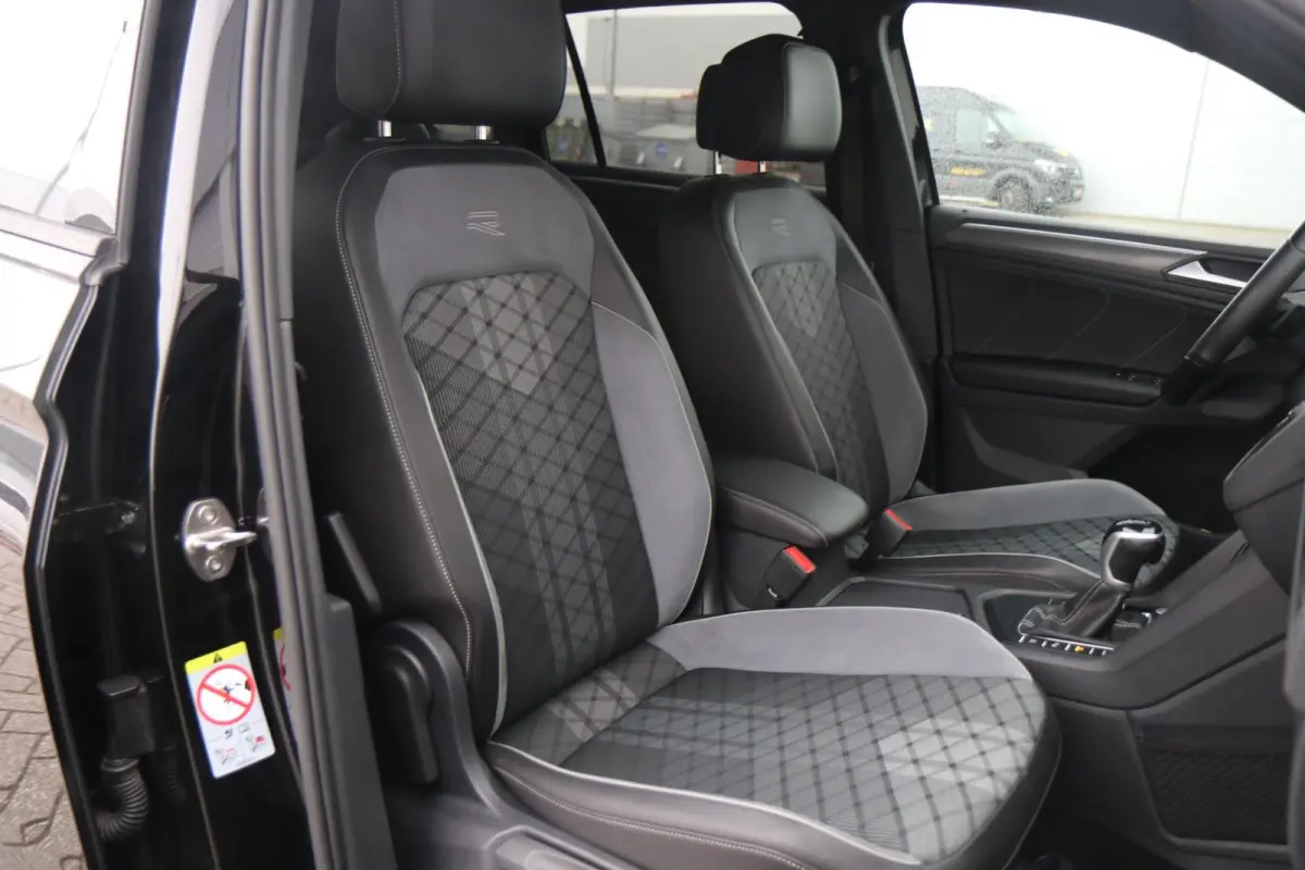 1.4 TSI 245pk eHybrid R-Line Business+ | SoH 89% | Trekhaak | 360 Camera | Stoelverwarming | Navigatie | App Connect