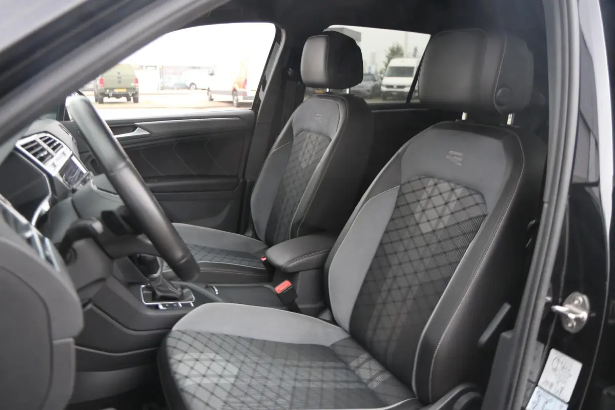 1.4 TSI 245pk eHybrid R-Line Business+ | SoH 89% | Trekhaak | 360 Camera | Stoelverwarming | Navigatie | App Connect