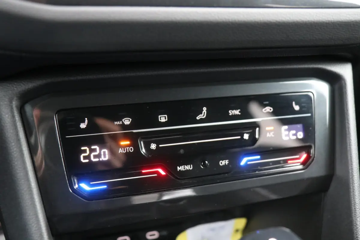 1.4 TSI 245pk eHybrid R-Line Business+ | SoH 89% | Trekhaak | 360 Camera | Stoelverwarming | Navigatie | App Connect