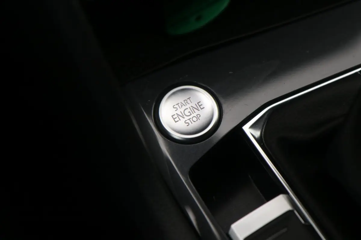 1.4 TSI 245pk eHybrid R-Line Business+ | SoH 89% | Trekhaak | 360 Camera | Stoelverwarming | Navigatie | App Connect