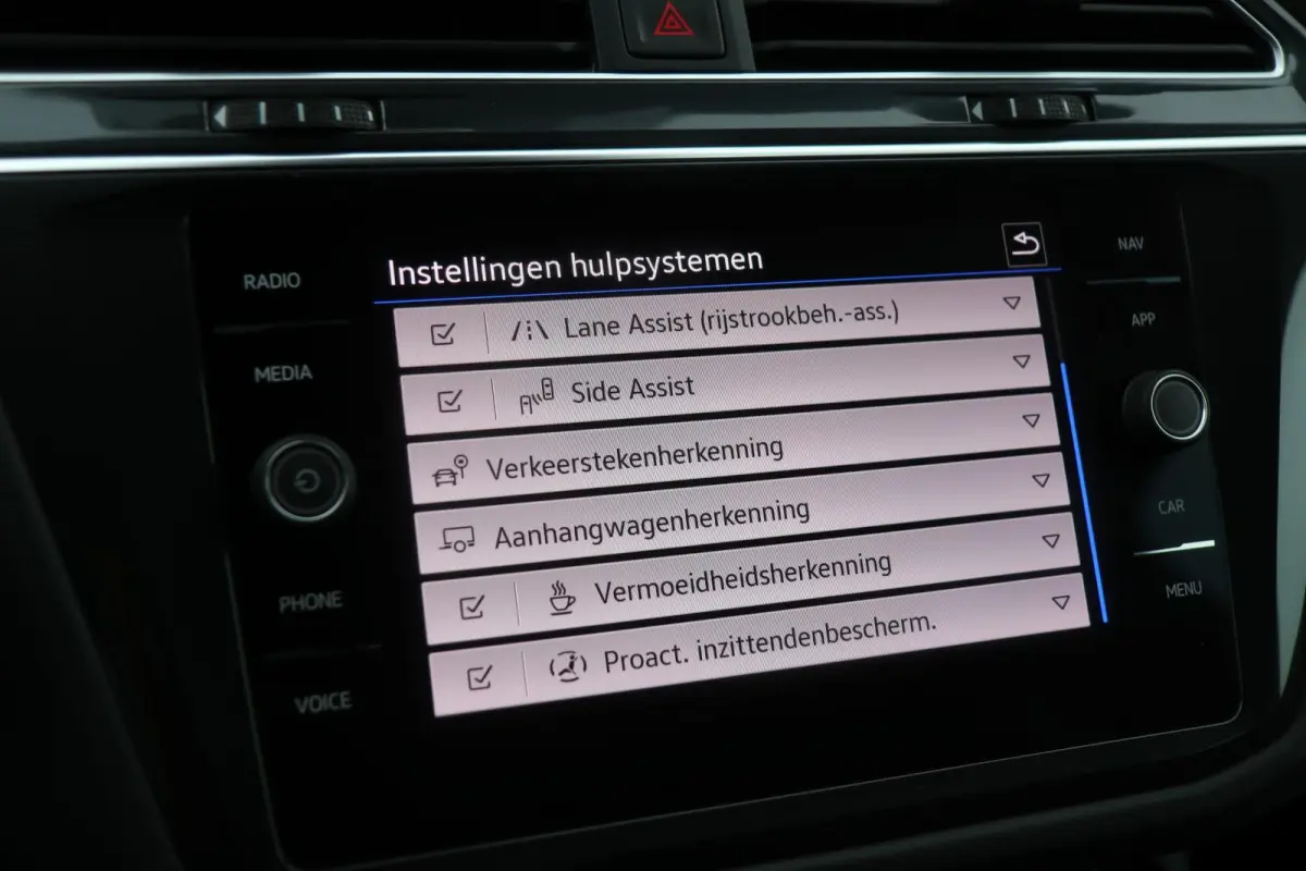 1.4 TSI 245pk eHybrid R-Line Business+ | SoH 89% | Trekhaak | 360 Camera | Stoelverwarming | Navigatie | App Connect