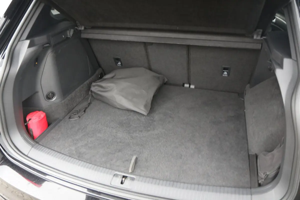 1.4 TSI 245pk eHybrid R-Line Business+ | SoH 89% | Trekhaak | 360 Camera | Stoelverwarming | Navigatie | App Connect