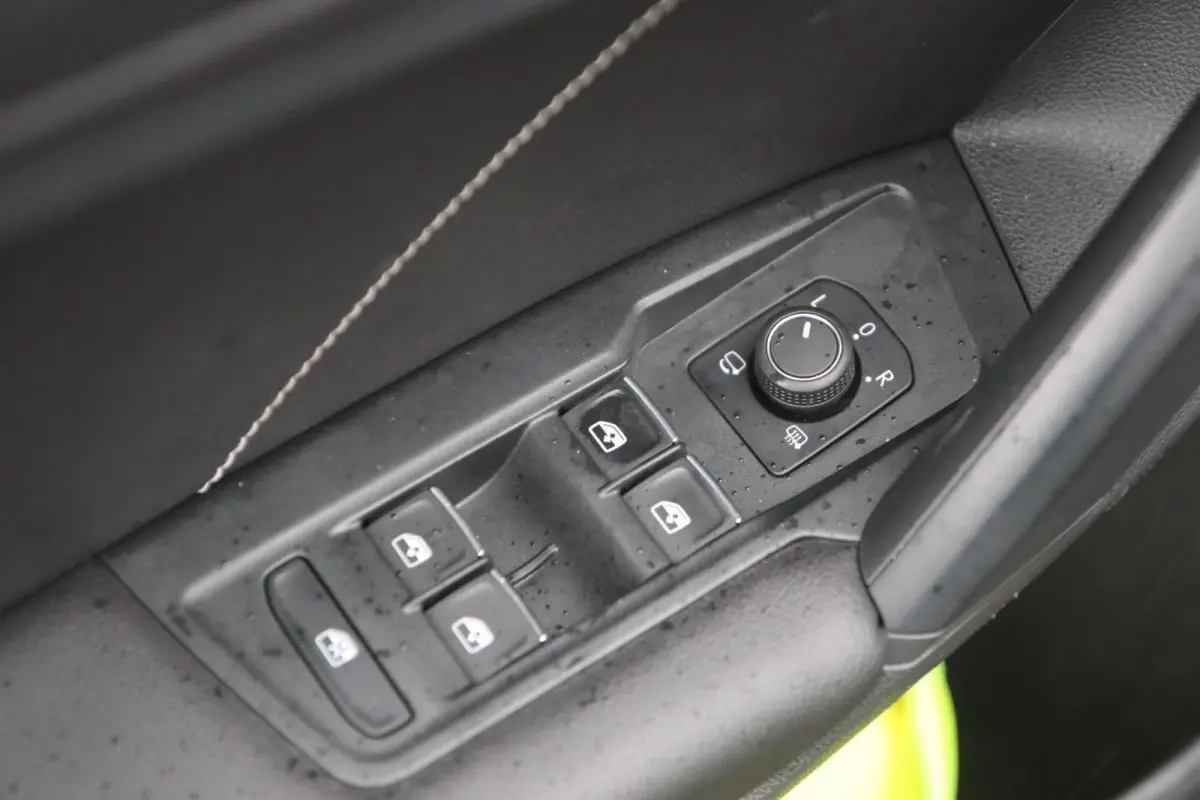 1.4 TSI 245pk eHybrid R-Line Business+ | SoH 89% | Trekhaak | 360 Camera | Stoelverwarming | Navigatie | App Connect
