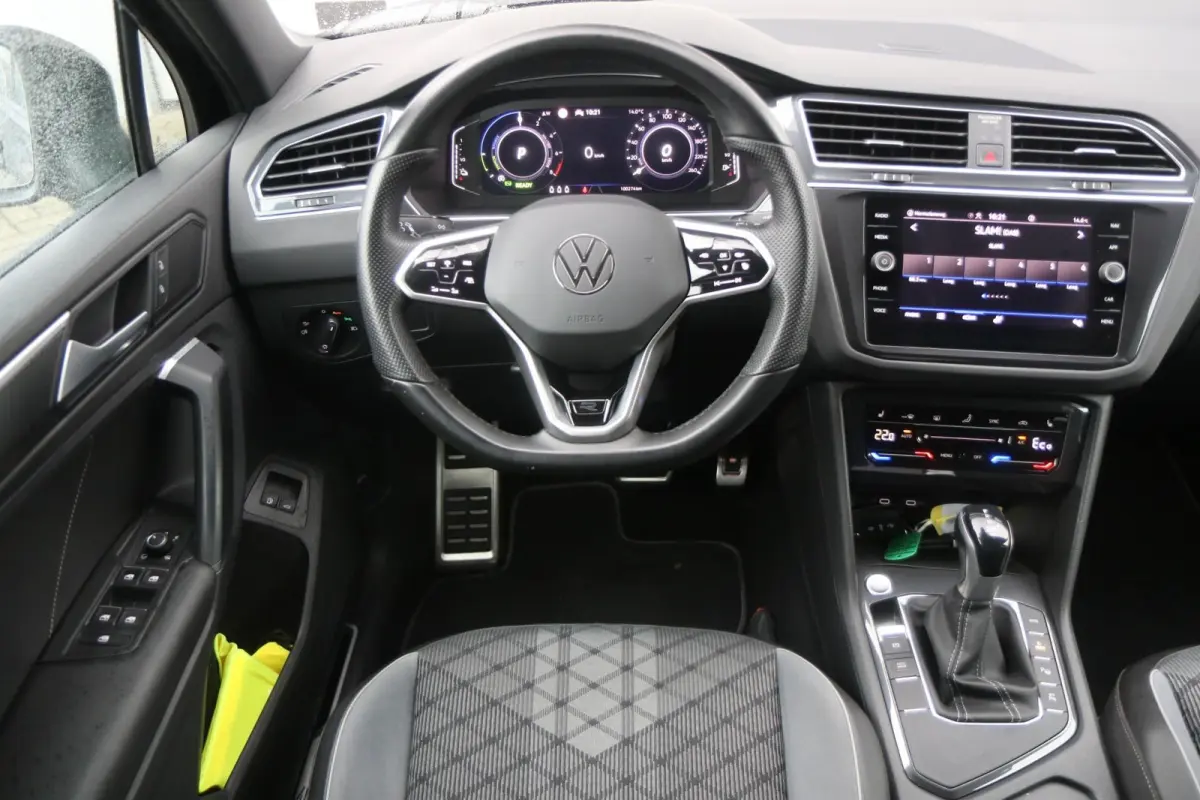 1.4 TSI 245pk eHybrid R-Line Business+ | SoH 89% | Trekhaak | 360 Camera | Stoelverwarming | Navigatie | App Connect