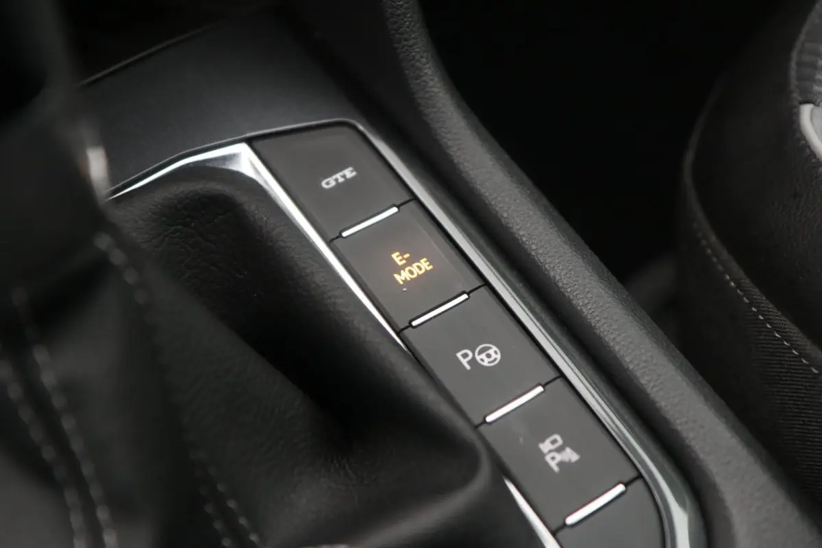 1.4 TSI 245pk eHybrid R-Line Business+ | SoH 89% | Trekhaak | 360 Camera | Stoelverwarming | Navigatie | App Connect