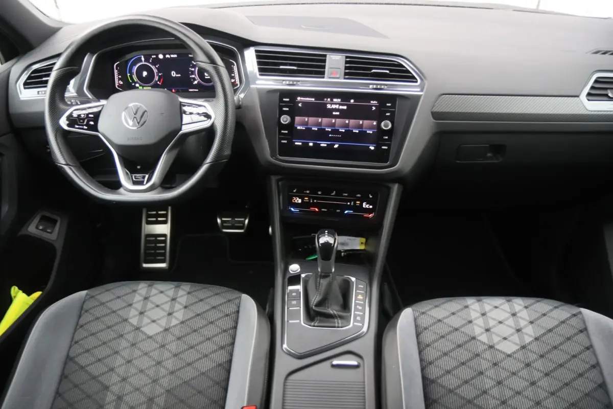 1.4 TSI 245pk eHybrid R-Line Business+ | SoH 89% | Trekhaak | 360 Camera | Stoelverwarming | Navigatie | App Connect