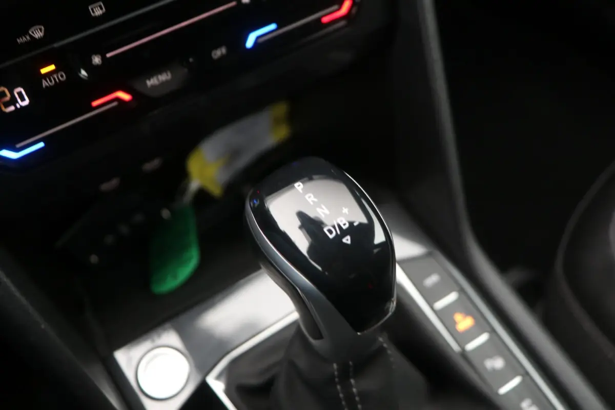 1.4 TSI 245pk eHybrid R-Line Business+ | SoH 89% | Trekhaak | 360 Camera | Stoelverwarming | Navigatie | App Connect