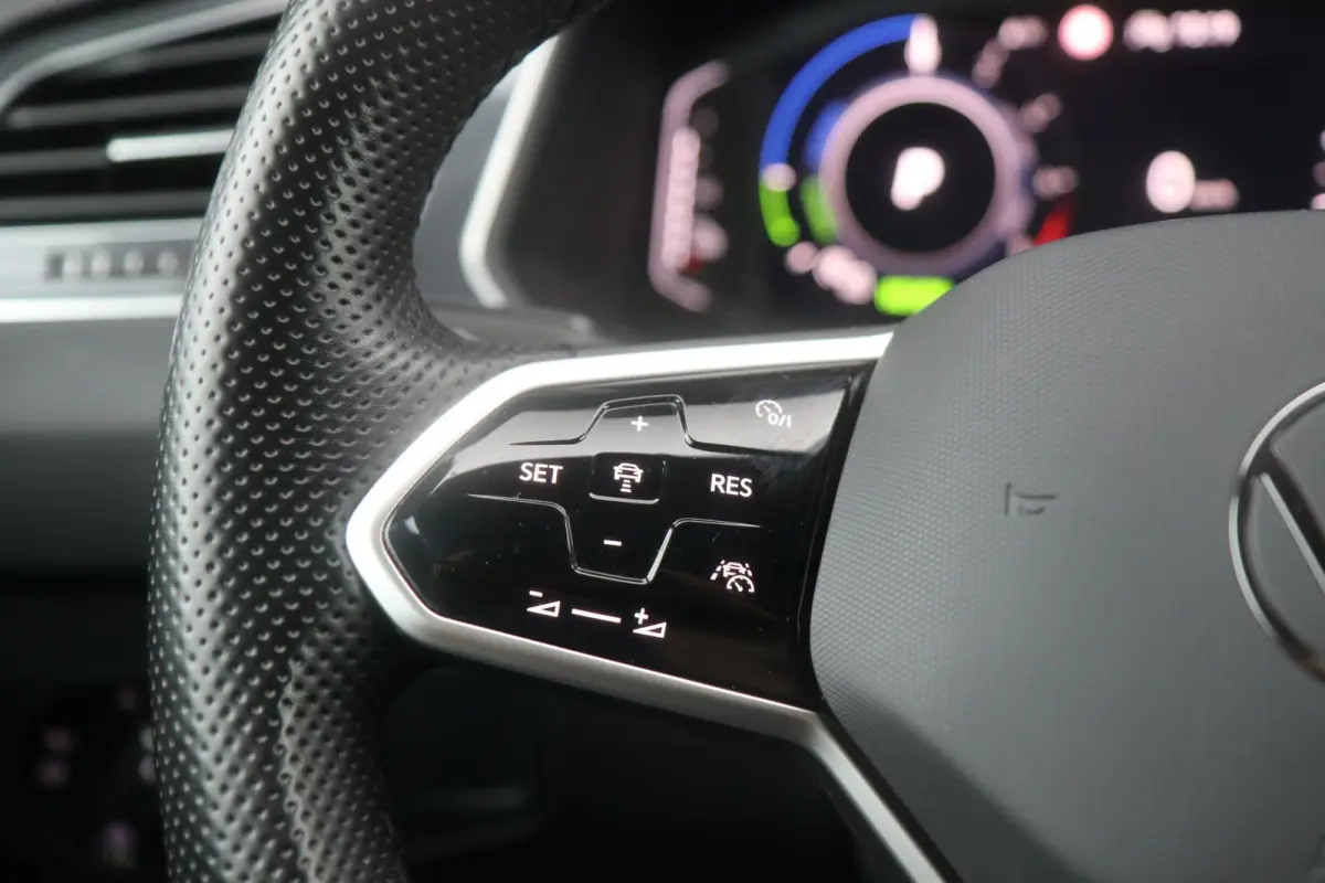 1.4 TSI 245pk eHybrid R-Line Business+ | SoH 89% | Trekhaak | 360 Camera | Stoelverwarming | Navigatie | App Connect