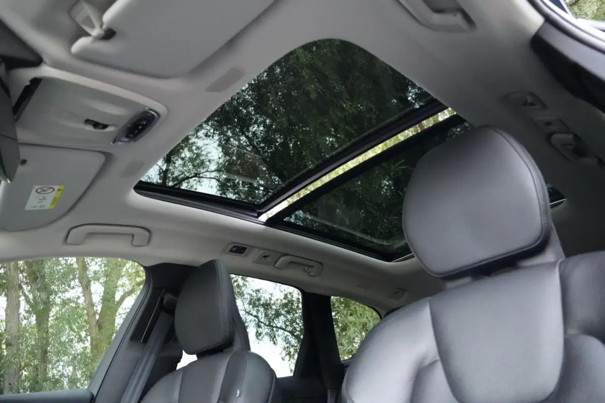 2.0 T8 Twin Engine AWD Momentum 391 PK | Pano-dak | CarPlay | 360 Camera | Led | Pdc | Trekhaak | Luchtvering | Keyless |