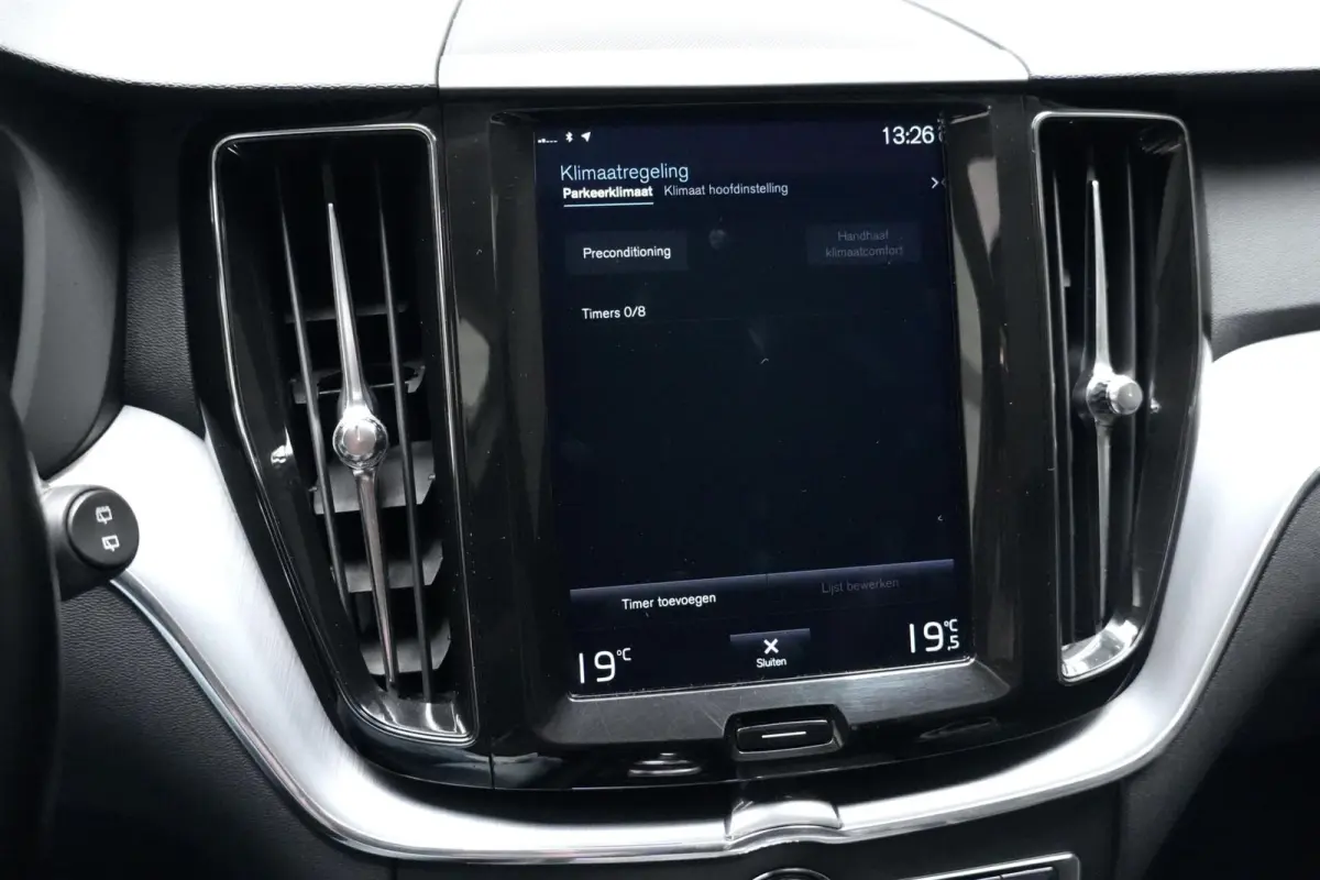 2.0 T8 Twin Engine AWD Momentum 391 PK | Pano-dak | CarPlay | 360 Camera | Led | Pdc | Trekhaak | Luchtvering | Keyless |