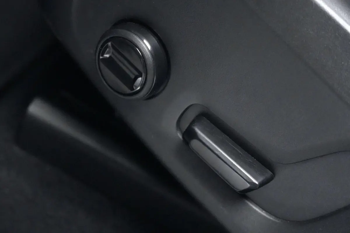 2.0 T8 Twin Engine AWD Momentum 391 PK | Pano-dak | CarPlay | 360 Camera | Led | Pdc | Trekhaak | Luchtvering | Keyless |