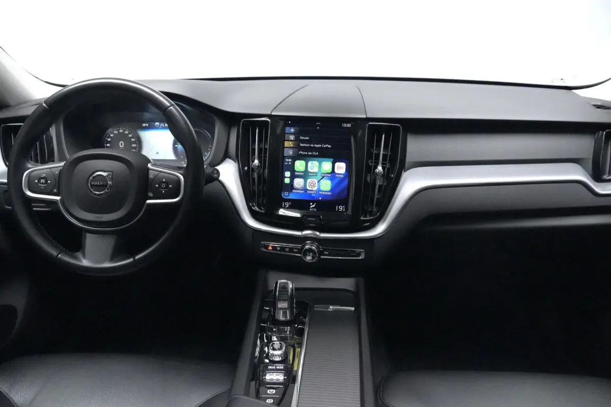 2.0 T8 Twin Engine AWD Momentum 391 PK | Pano-dak | CarPlay | 360 Camera | Led | Pdc | Trekhaak | Luchtvering | Keyless |