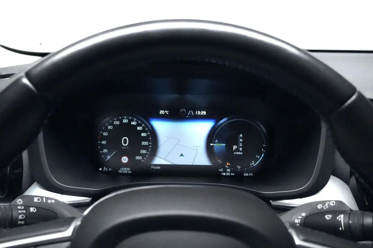 2.0 T8 Twin Engine AWD Momentum 391 PK | Pano-dak | CarPlay | 360 Camera | Led | Pdc | Trekhaak | Luchtvering | Keyless |