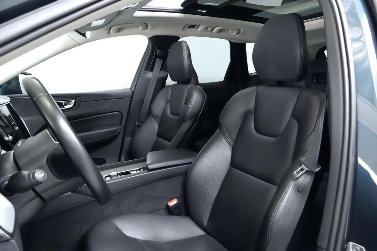 2.0 T8 Twin Engine AWD Momentum 391 PK | Pano-dak | CarPlay | 360 Camera | Led | Pdc | Trekhaak | Luchtvering | Keyless |