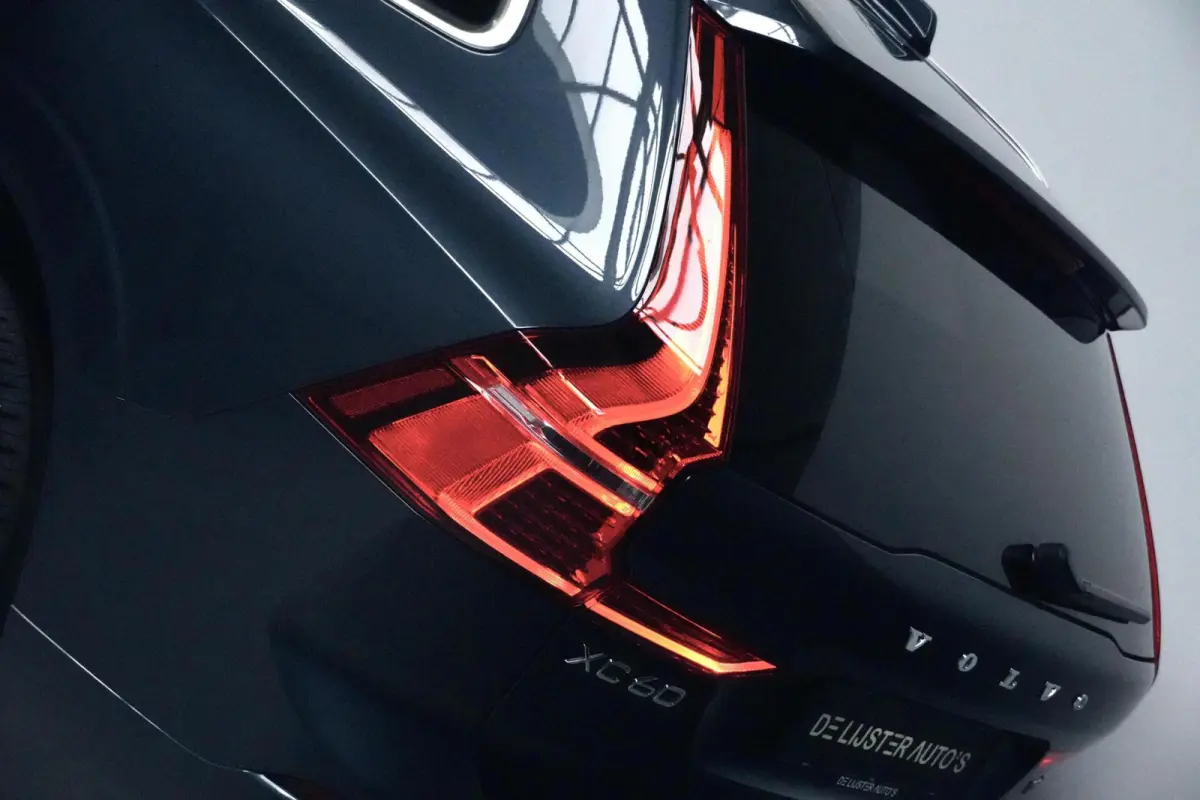 2.0 T8 Twin Engine AWD Momentum 391 PK | Pano-dak | CarPlay | 360 Camera | Led | Pdc | Trekhaak | Luchtvering | Keyless |