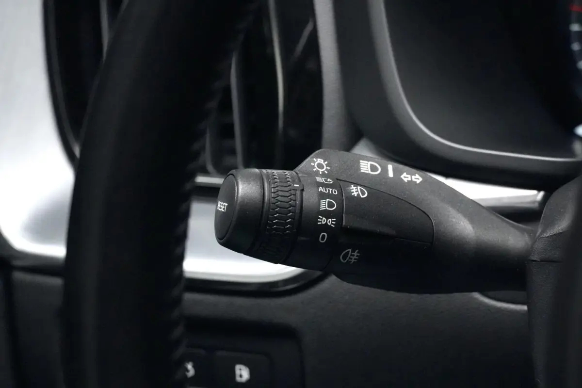 2.0 T8 Twin Engine AWD Momentum 391 PK | Pano-dak | CarPlay | 360 Camera | Led | Pdc | Trekhaak | Luchtvering | Keyless |