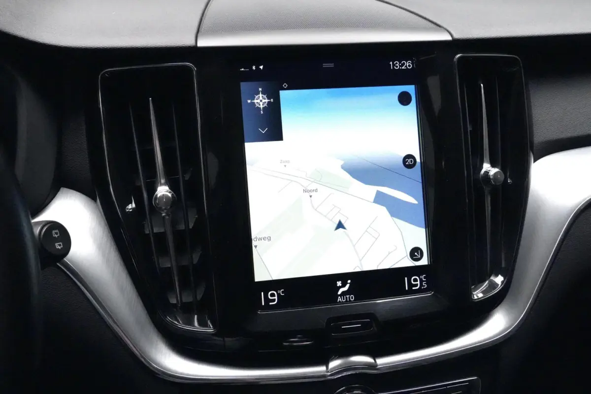 2.0 T8 Twin Engine AWD Momentum 391 PK | Pano-dak | CarPlay | 360 Camera | Led | Pdc | Trekhaak | Luchtvering | Keyless |